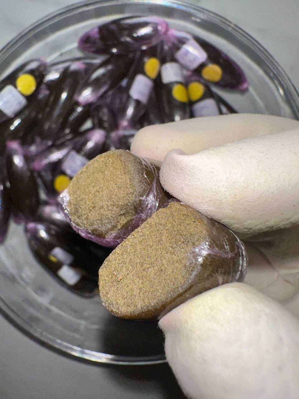 Dry StaticSift 90u Eggs Hash Morocco macro shot