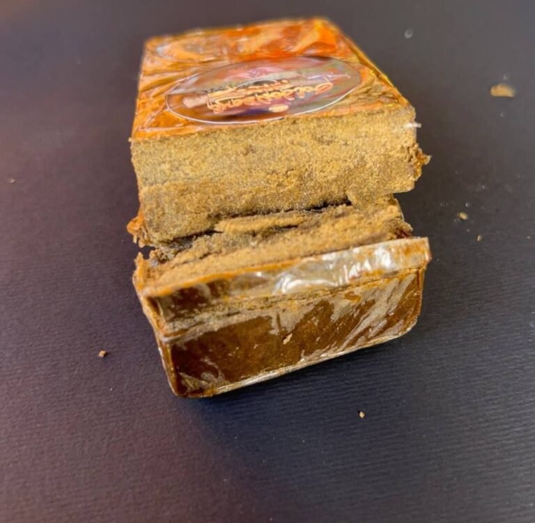 Best Frozen Sift Hashes for Potency 2026: Top Static Sift & Cali Plates Picks Ranked 30 Golden Boys Farm Hash Texture Close Up Resin Heads