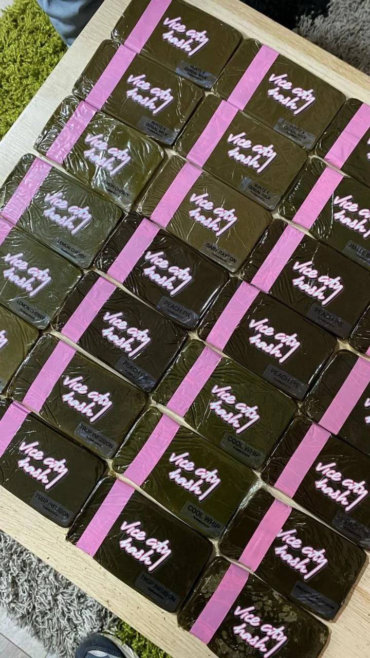 Zoap style frozen sift aesthetic, vice city plasma static vibes